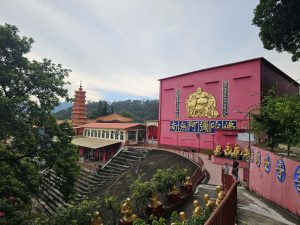 Il complesso del Monastero dei 10.000 Buddha