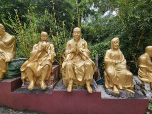 I 10.000 Buddha di Hong Kong: particolare dei visi